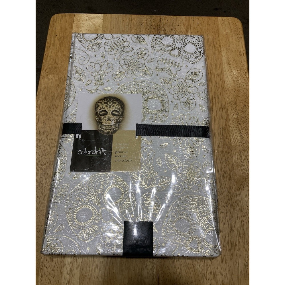Colordrift 70" ROUND Sparkling Gold Metallic SUGARY SKULLS‎ Printed Tablecloth
